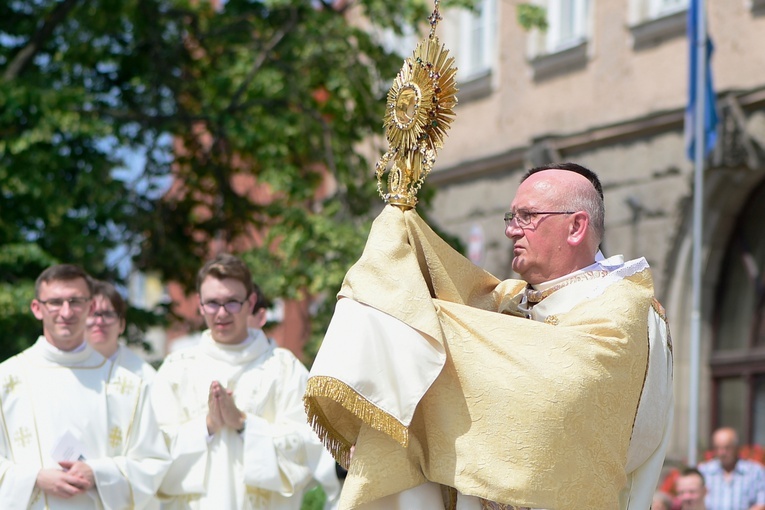 Olsztyn. Centralna procesja Bożego Ciała