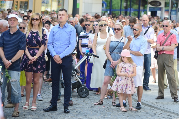 Olsztyn. Centralna procesja Bożego Ciała