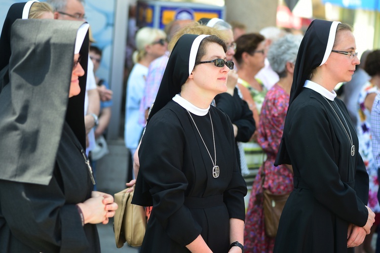 Olsztyn. Centralna procesja Bożego Ciała