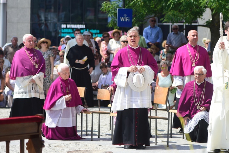 Olsztyn. Centralna procesja Bożego Ciała