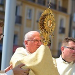 Olsztyn. Centralna procesja Bożego Ciała