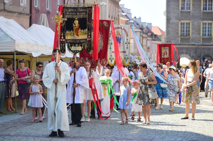 Olsztyn. Centralna procesja Bożego Ciała