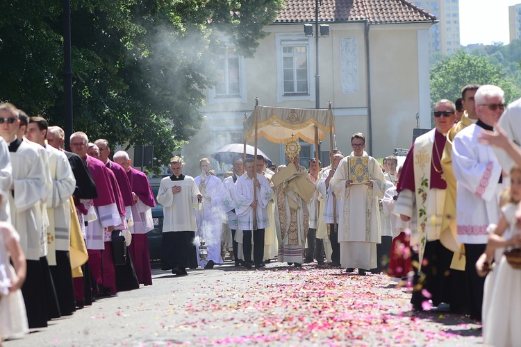 Olsztyn. Centralna procesja Bożego Ciała