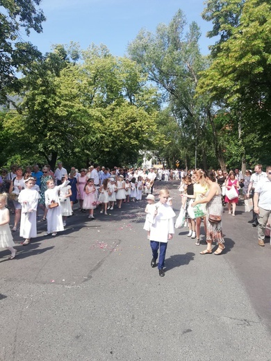 Procesja Bożego Ciała w parafii pw. św. Klemensa Dworzaka we Wrocławiu