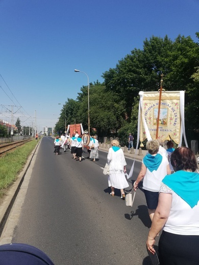 Procesja Bożego Ciała w parafii pw. św. Klemensa Dworzaka we Wrocławiu