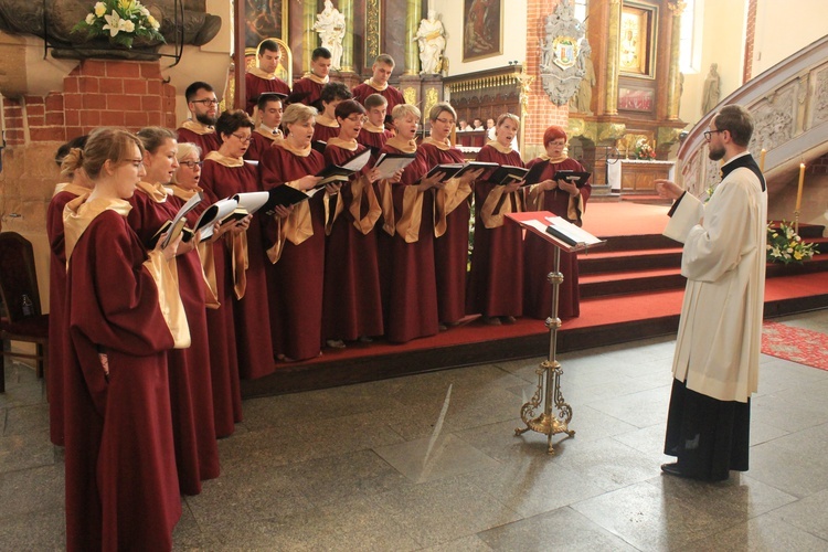 Miejska procesja eucharystyczna w Legnicy