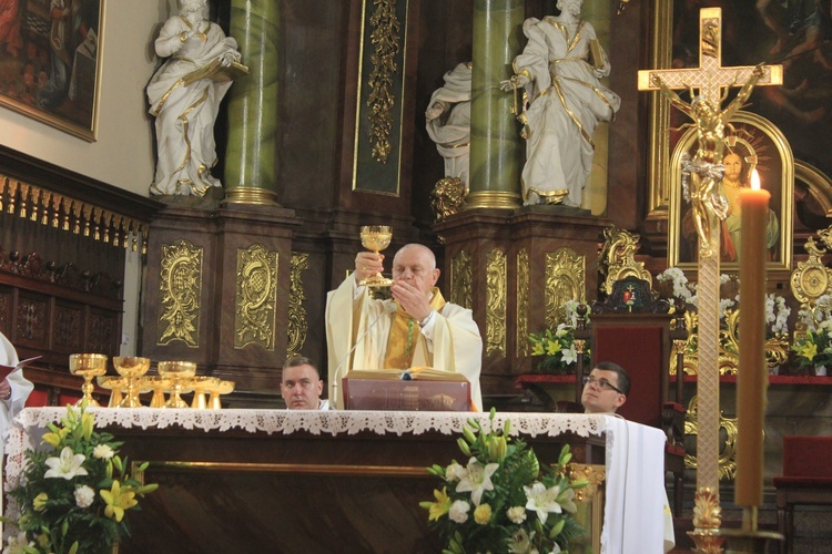 Miejska procesja eucharystyczna w Legnicy