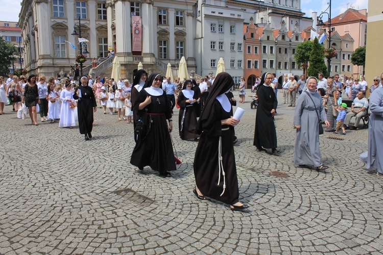 Miejska procesja eucharystyczna w Legnicy