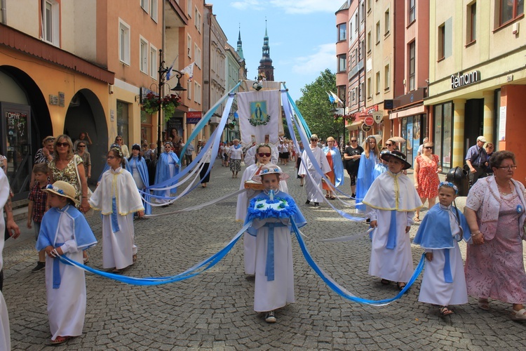 Miejska procesja eucharystyczna w Legnicy