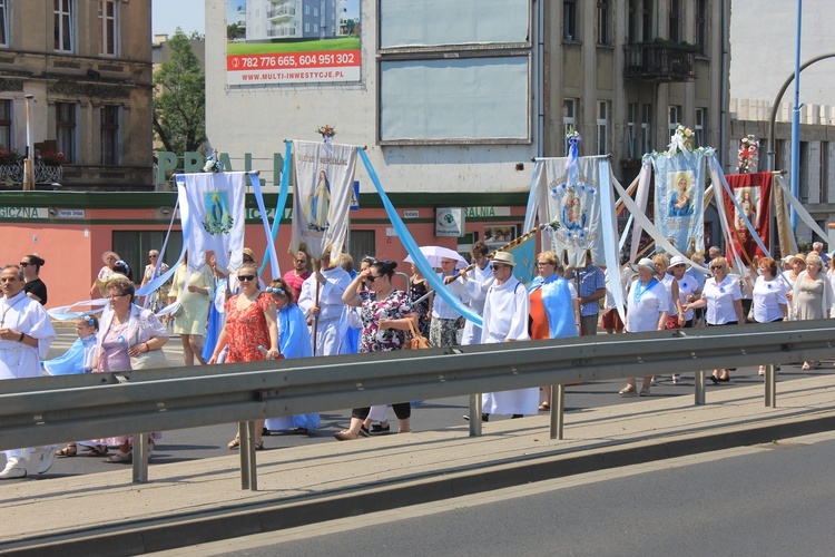 Miejska procesja eucharystyczna w Legnicy