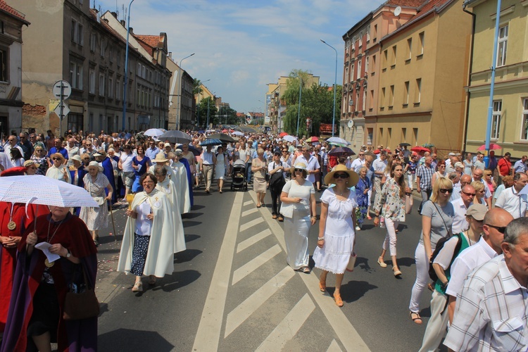 Miejska procesja eucharystyczna w Legnicy