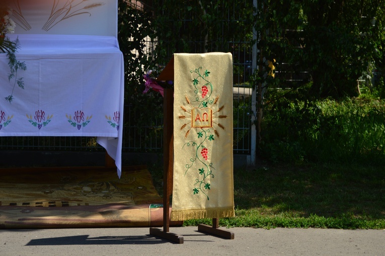 Procesja Bożego Ciała w parafii pw. NMP Bolesnej we Wrocławiu-Różance