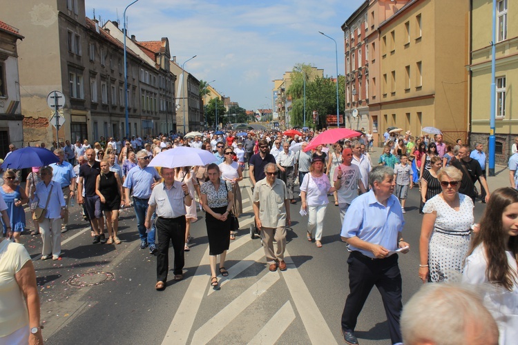 Miejska procesja eucharystyczna w Legnicy