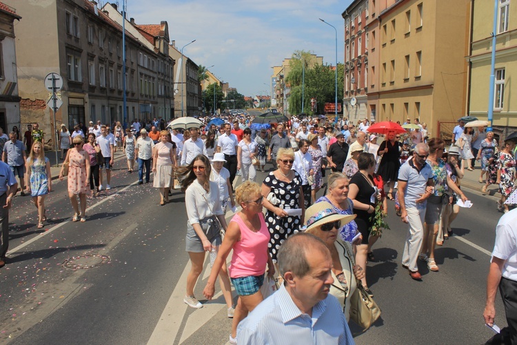 Miejska procesja eucharystyczna w Legnicy