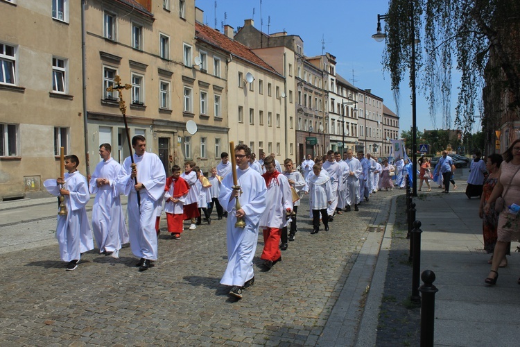 Miejska procesja eucharystyczna w Legnicy