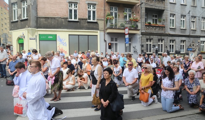 Katowice. Ulicami śródmieścia przeszła centralna procesja Bożego Ciała