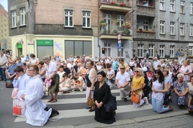 Katowice. Ulicami śródmieścia przeszła centralna procesja Bożego Ciała