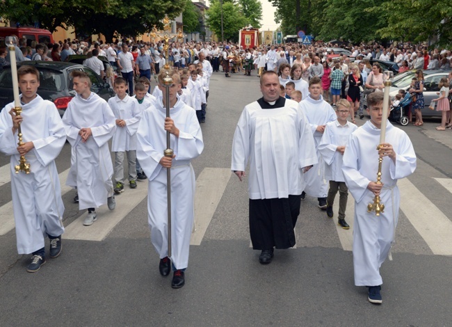 Pełne folkloru Boże Ciało w Opocznie