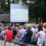 Koncert uwielbienia nad stawami w Oleśnicy