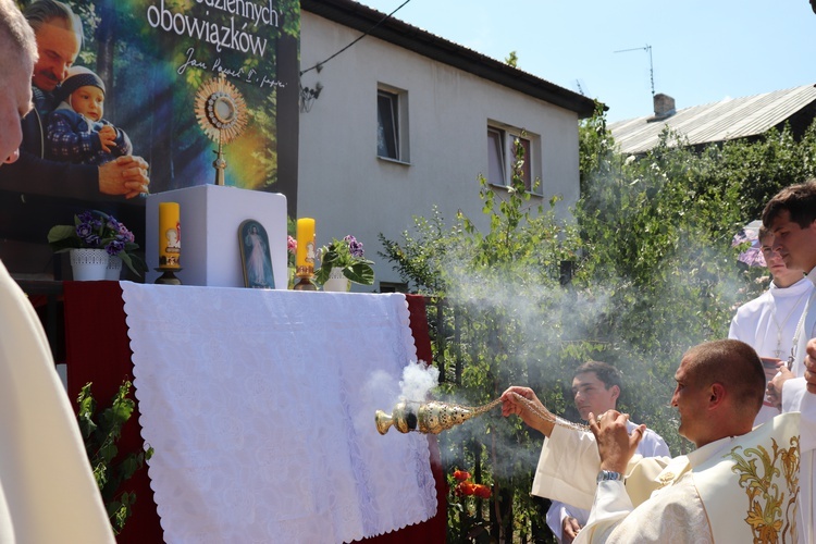 Procesja Bożego Ciała w parafii pw. Andrzeja Apostoła we Wrocławiu-Stabłowicach