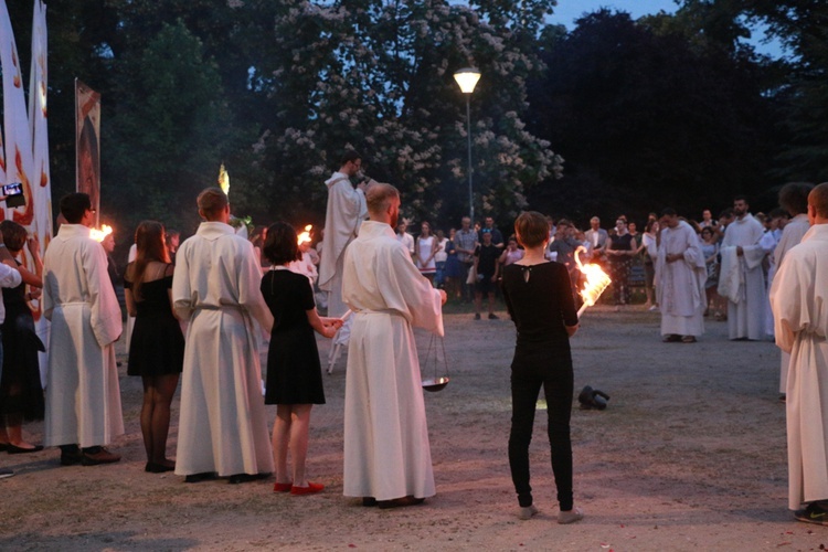 Akademicka procesja Bożego Ciała u dominikanów