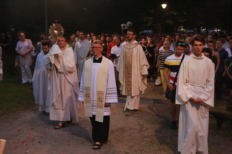 Akademicka procesja Bożego Ciała u dominikanów