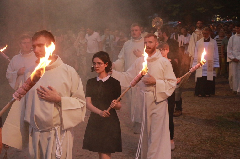 Akademicka procesja Bożego Ciała u dominikanów