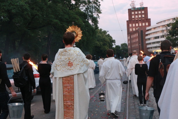 Akademicka procesja Bożego Ciała u dominikanów