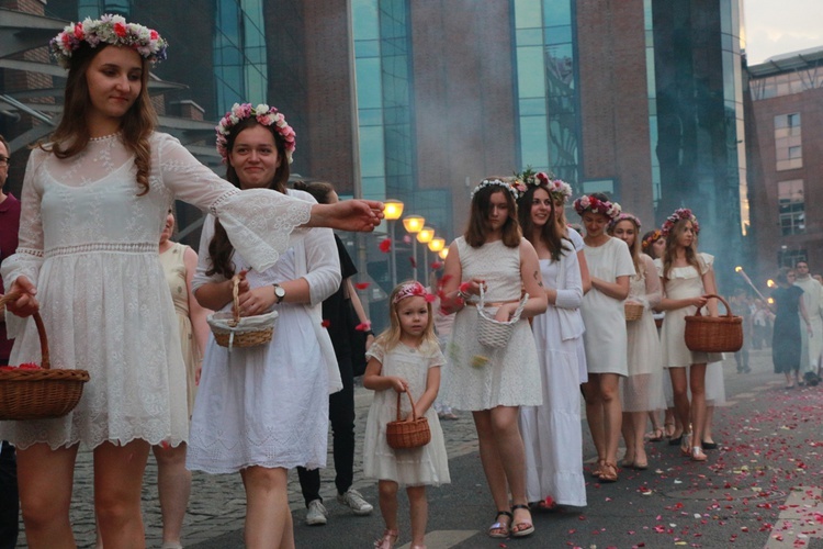 Akademicka procesja Bożego Ciała u dominikanów