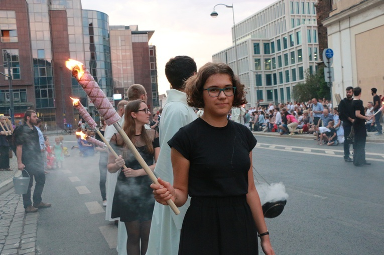 Akademicka procesja Bożego Ciała u dominikanów