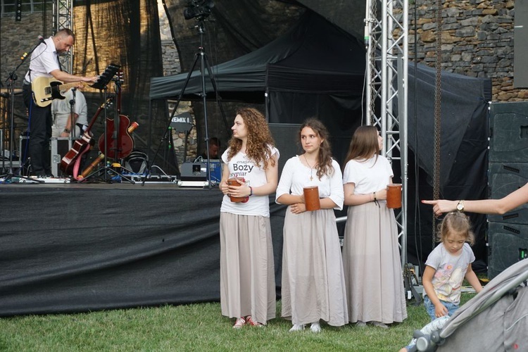 Koncert uwielbienia "Rozpalić serca"