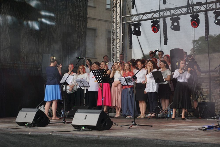 Koncert uwielbienia "Rozpalić serca"