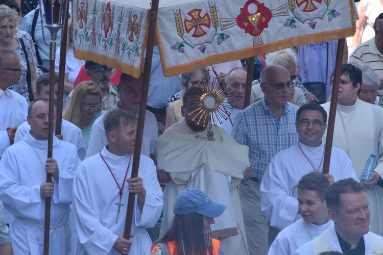 Międzyparafialna procesja Bożego Ciała z wrocławskiego Kozanowa na Pilczyce