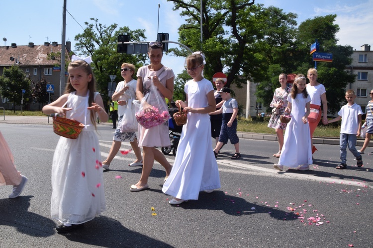 Międzyparafialna procesja Bożego Ciała z wrocławskiego Kozanowa na Pilczyce