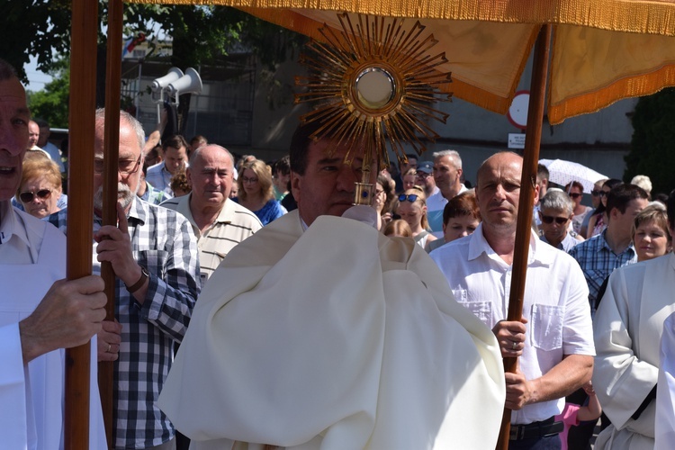 Międzyparafialna procesja Bożego Ciała z wrocławskiego Kozanowa na Pilczyce