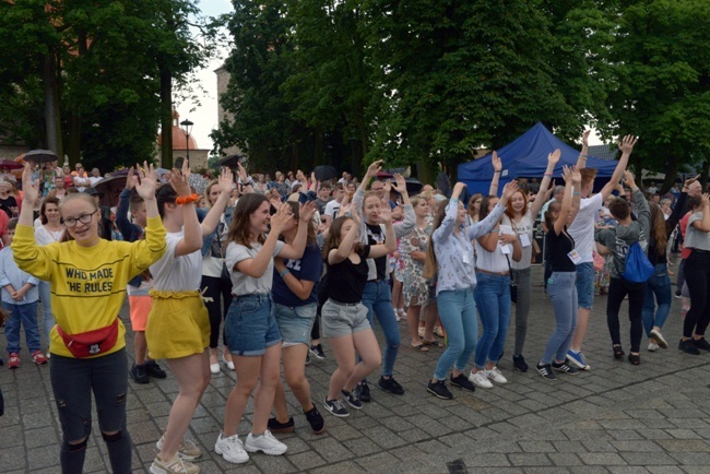 Wieczór uwielbienia w Szydłowcu