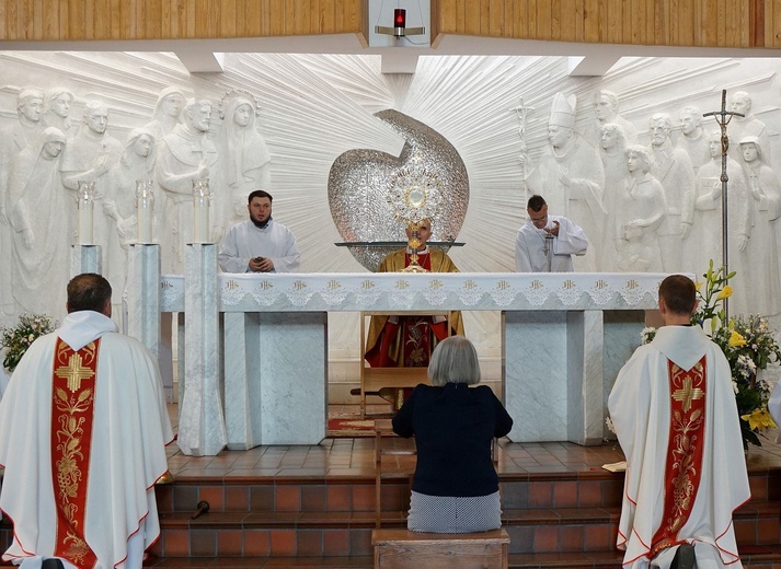 Konsekracja wdowy w kościele franciszkanów