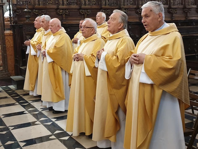 Rocznica święceń kapłańskich kard. Dziwisza, bp. Zająca i bp. Rakoczego