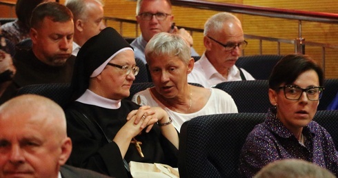 Szósta sesja synodu 