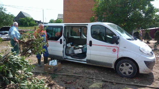 Pierwsze dary i pomoc trafiły do mieszkańców Wierzchowisk