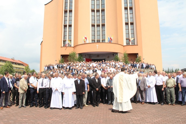 Tarnów. Nadzwyczajni szafarze Komunii św. w kościele bł. Karoliny