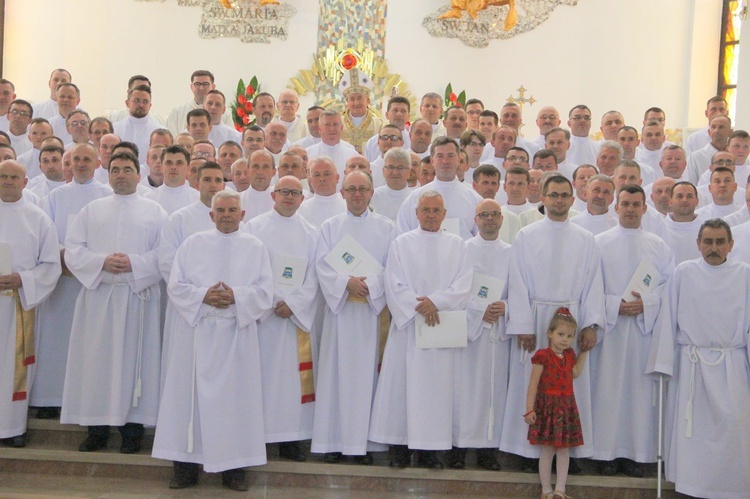 Tarnów. Nadzwyczajni szafarze Komunii św. w kościele bł. Karoliny