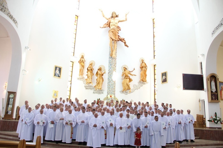 Tarnów. Nadzwyczajni szafarze Komunii św. w kościele bł. Karoliny