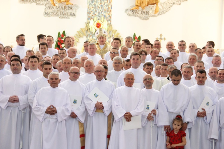 Tarnów. Nadzwyczajni szafarze Komunii św. w kościele bł. Karoliny