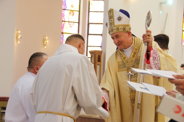 Tarnów. Nadzwyczajni szafarze Komunii św. w kościele bł. Karoliny