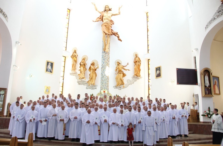 Tarnów. Nadzwyczajni szafarze Komunii św. w kościele bł. Karoliny