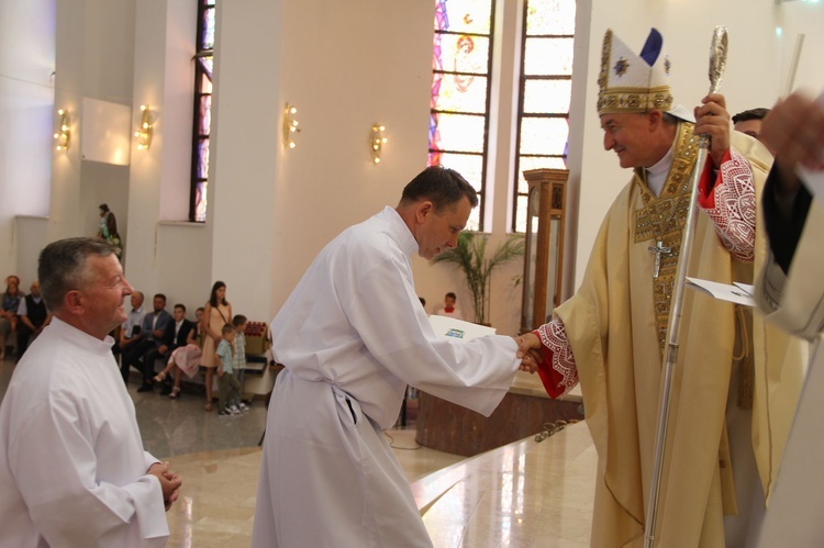 Tarnów. Nadzwyczajni szafarze Komunii św. w kościele bł. Karoliny