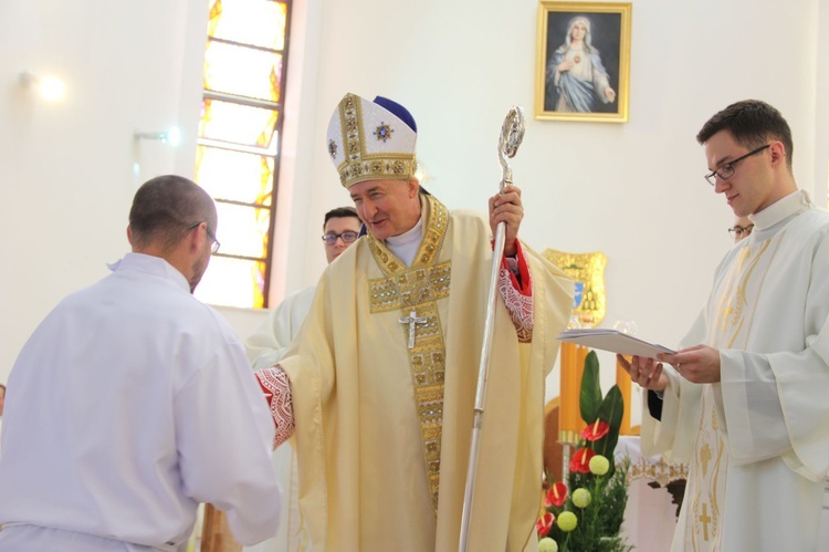 Tarnów. Nadzwyczajni szafarze Komunii św. w kościele bł. Karoliny