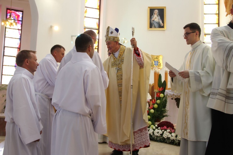 Tarnów. Nadzwyczajni szafarze Komunii św. w kościele bł. Karoliny