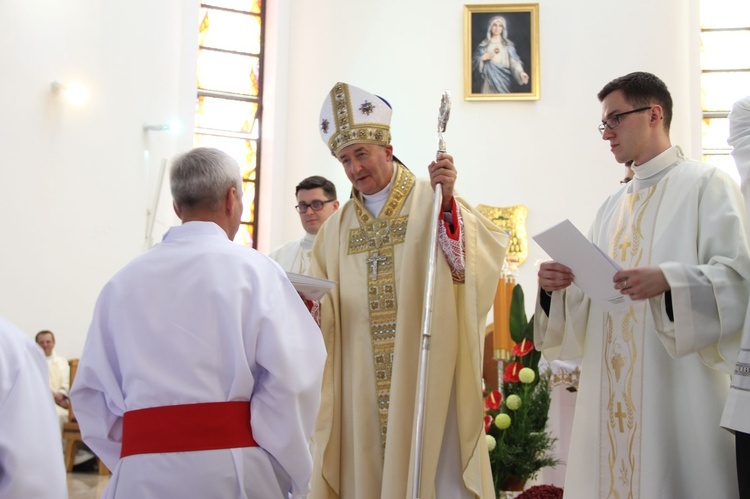 Tarnów. Nadzwyczajni szafarze Komunii św. w kościele bł. Karoliny